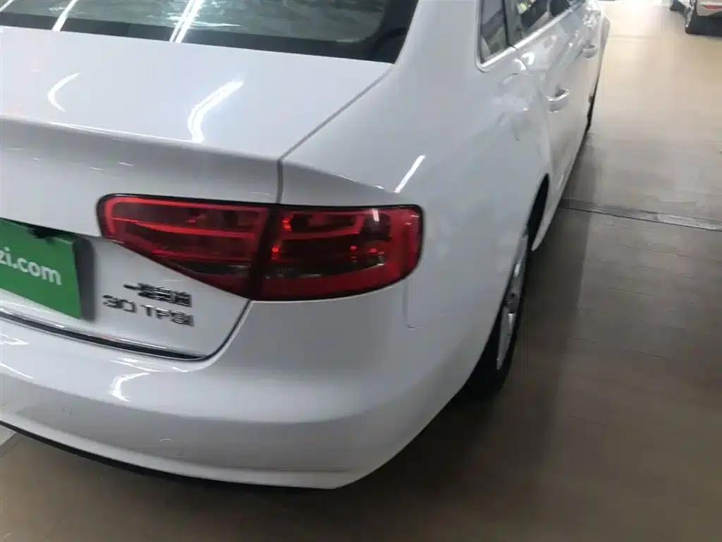 Audi A4L 2015 30 TFSI Automatic Comfort — миниатюра 8