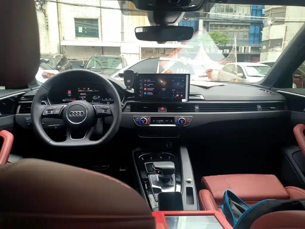 Audi A4L 2025 2 Million Unit Enjoyment Edition 40 TFSI Luxury Dynamic Model B&O Starry Night Edition — миниатюра 10