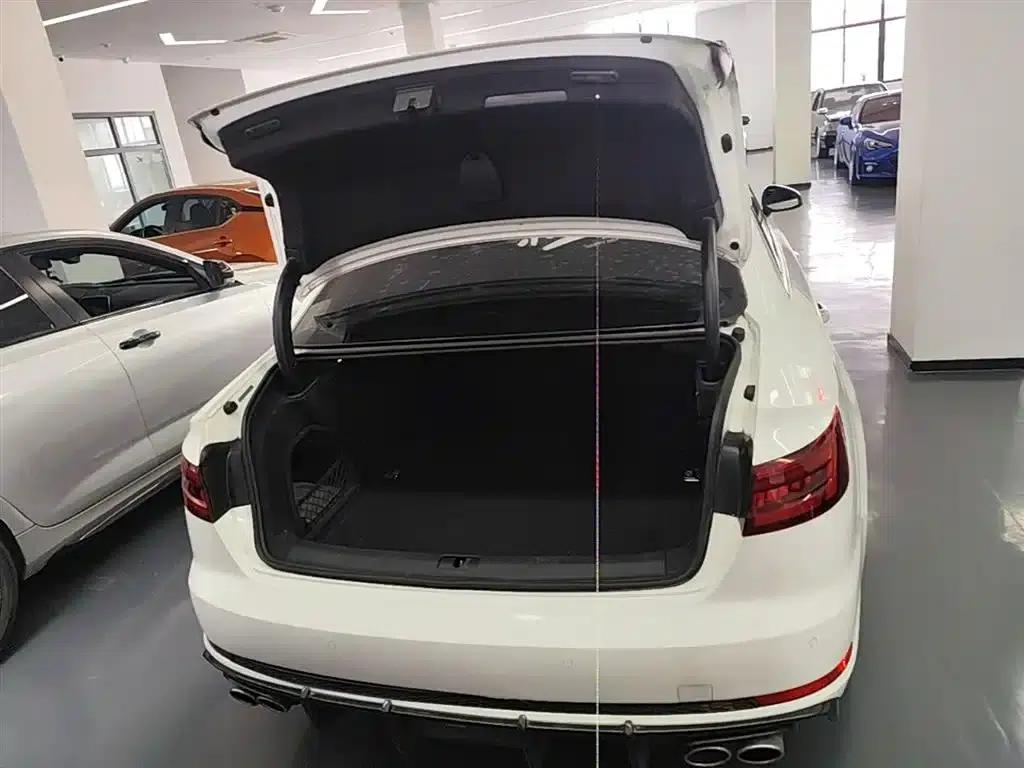 Audi A4L 2018 30th Anniversary Edition 40 TFSI Fashion Model — миниатюра 19