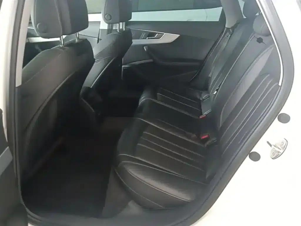 Audi A4L 2023 40 TFSI Fashion Dynamic Edition — миниатюра 17