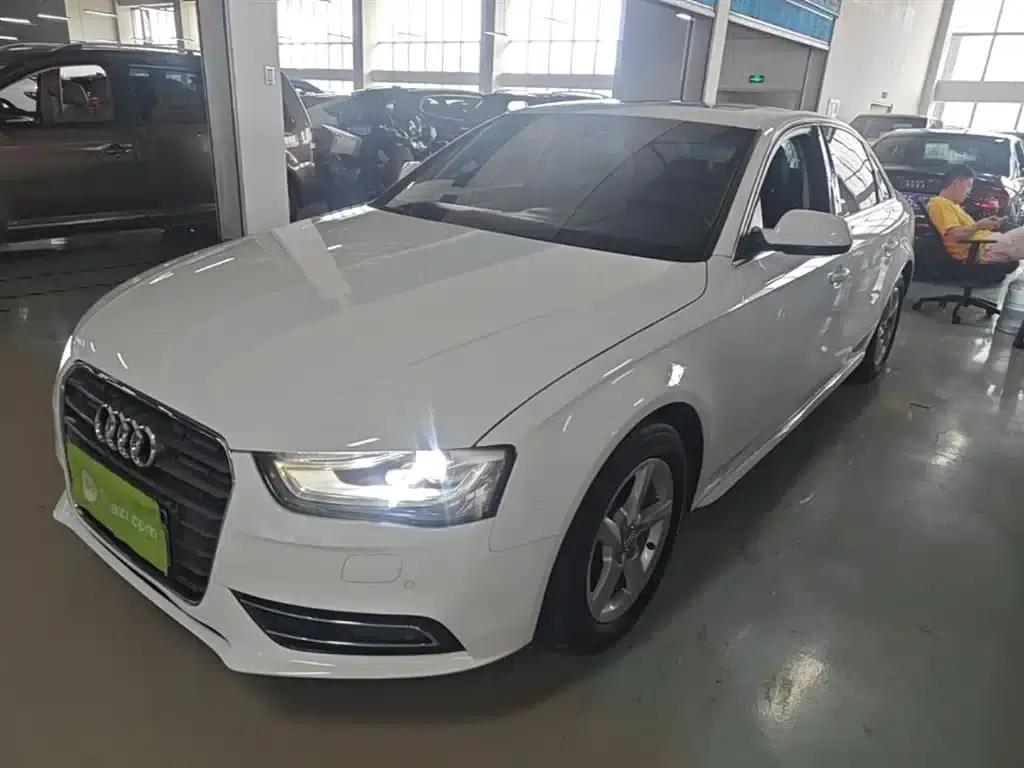 Audi A4L 2013 35 TFSI Automatic Standard Edition — миниатюра 2