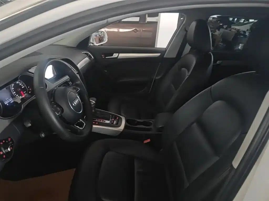 Audi A4L 2013 35 TFSI Automatic Standard Edition — миниатюра 15