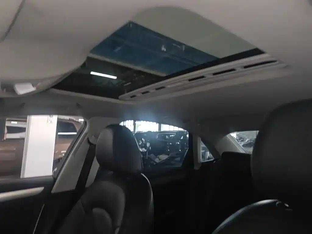 Audi A4L 2013 35 TFSI Automatic Standard Edition — миниатюра 18