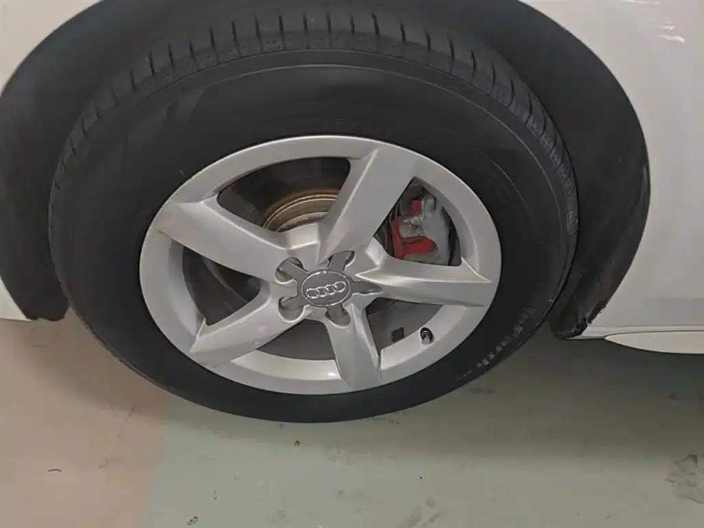 Audi A4L 2013 35 TFSI Automatic Standard Edition — миниатюра 23