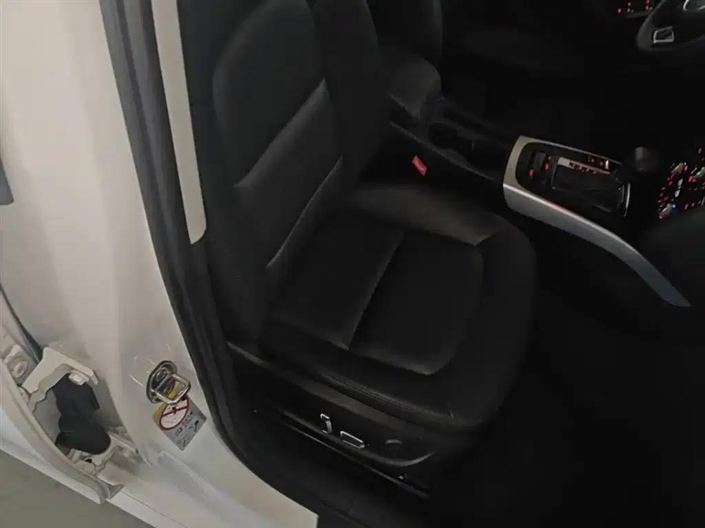 Audi A4L 2013 35 TFSI Automatic Standard Edition — миниатюра 25