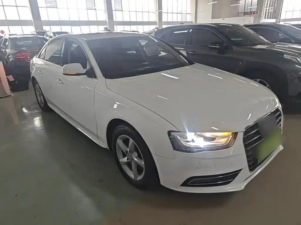 Audi A4L 2013 35 TFSI Automatic Standard Edition — миниатюра 4