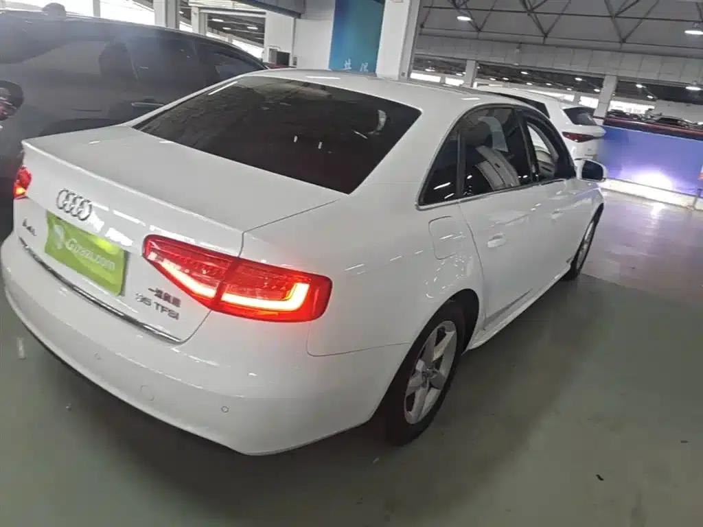 Audi A4L 2013 35 TFSI Automatic Standard Edition — миниатюра 7