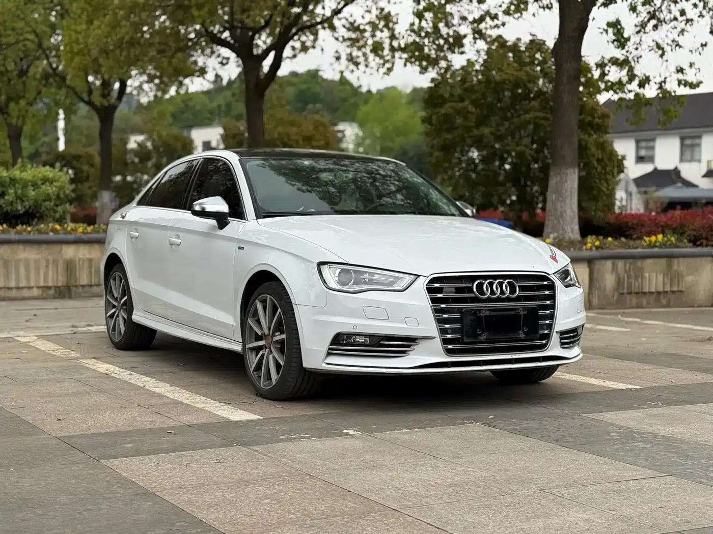 Audi A3 2016 Limousine 35 TFSI Special Edition — миниатюра 3