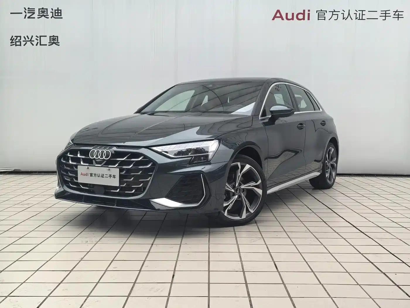 Audi A3 2025 Sportback 35TFSI Flying Spur Luxury Edition — миниатюра 1