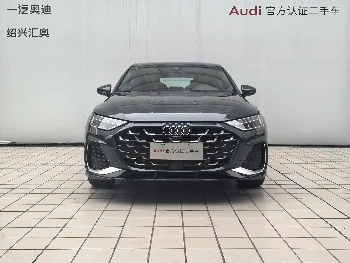 Audi A3 2025 Sportback 35TFSI Flying Spur Luxury Edition — миниатюра 3