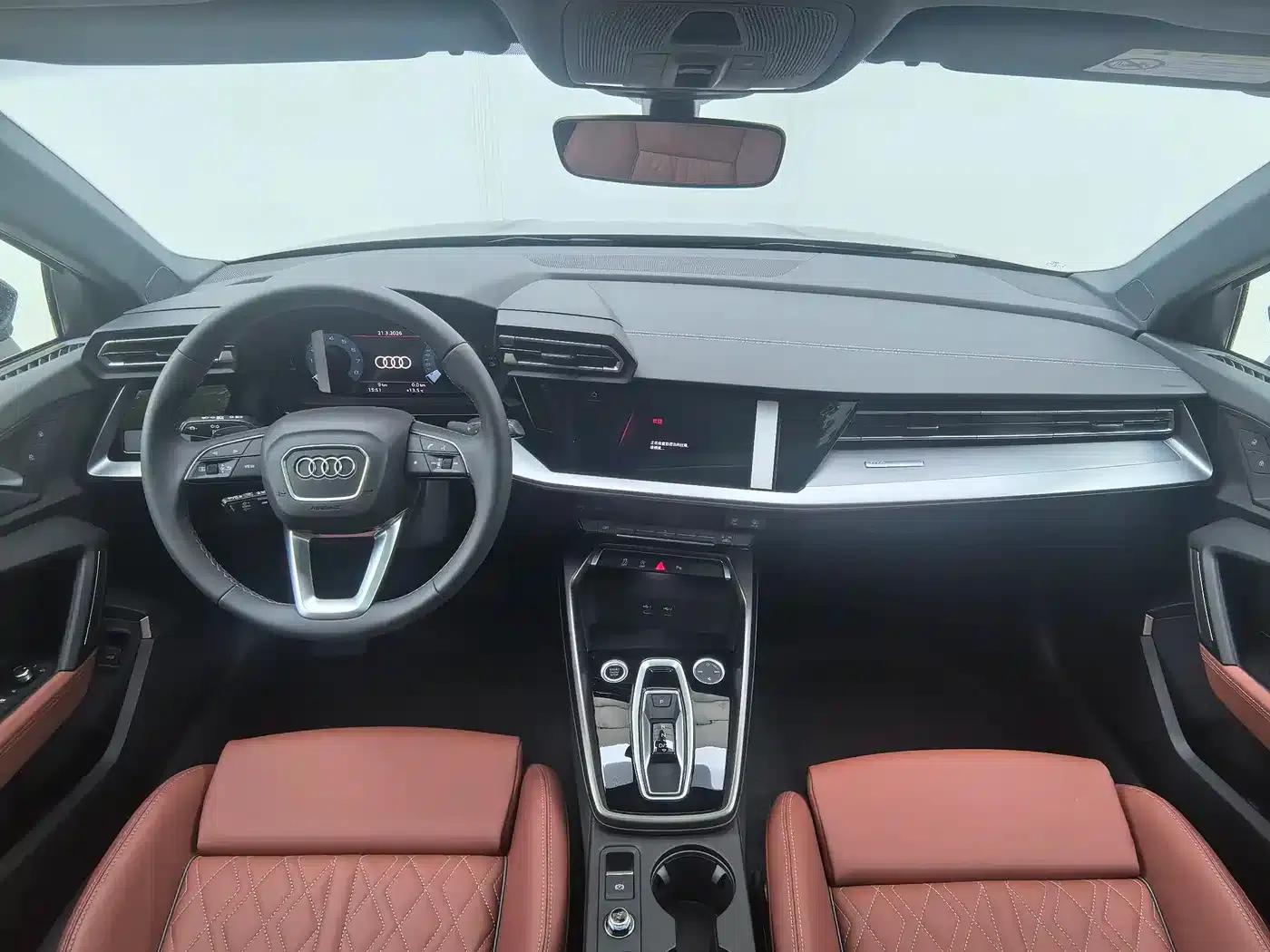 Audi A3 2025 Sportback 35TFSI Flying Spur Luxury Edition — миниатюра 4