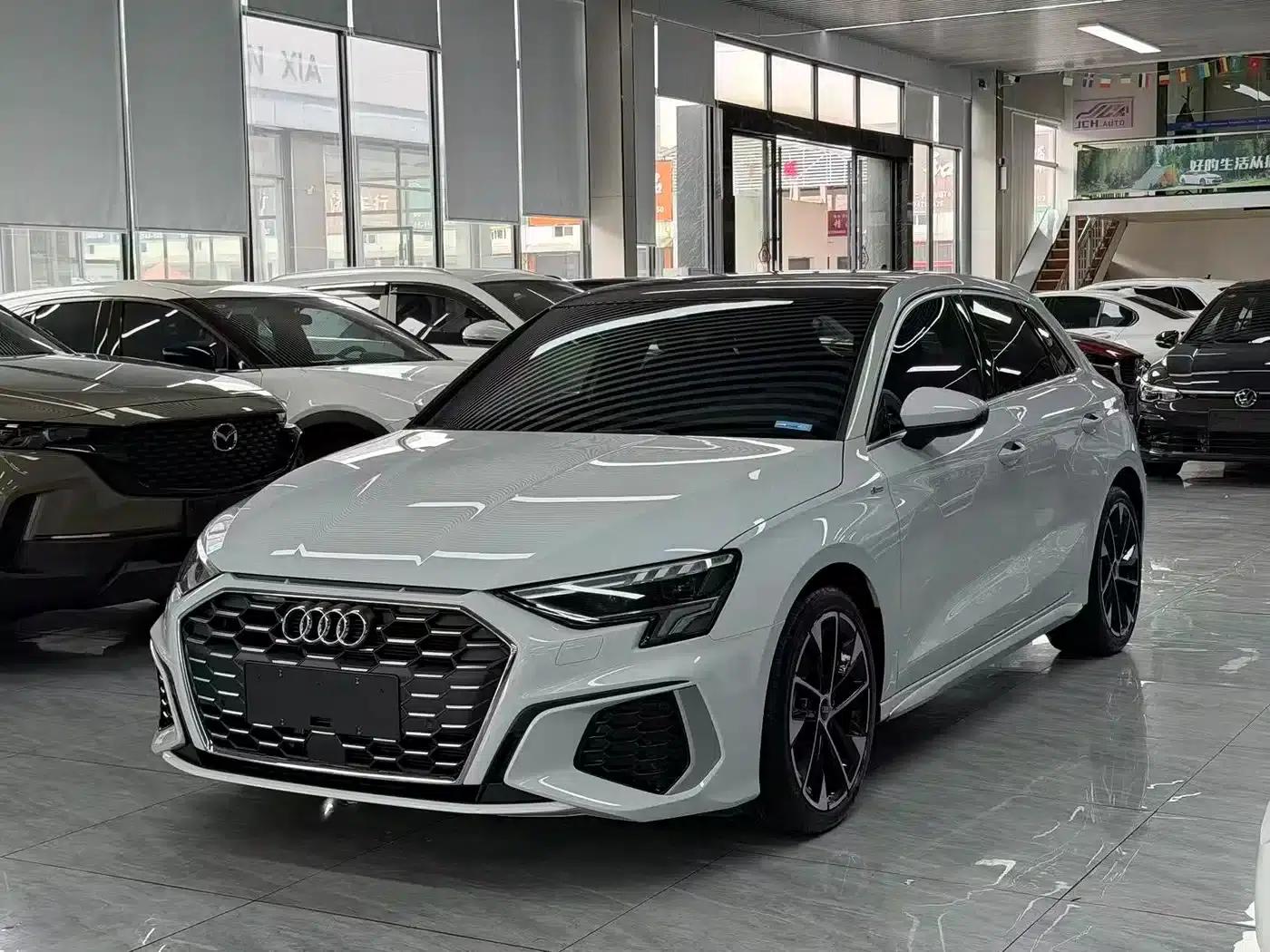 Audi A3 2023 Sportback 35 TFSI Fashion Sport — миниатюра 1