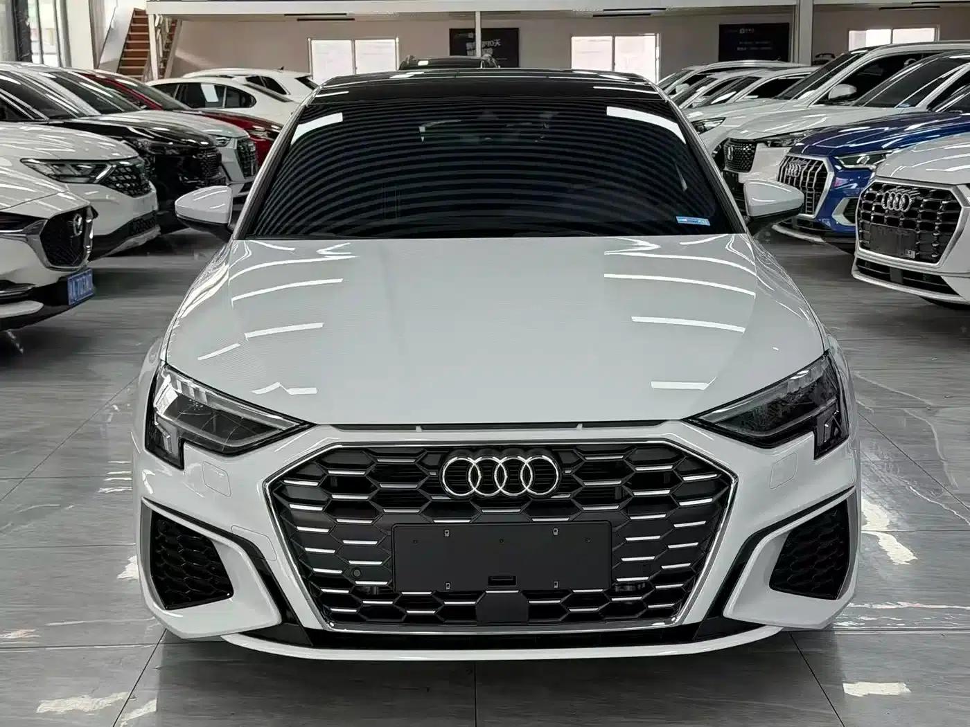 Audi A3 2023 Sportback 35 TFSI Fashion Sport — миниатюра 3