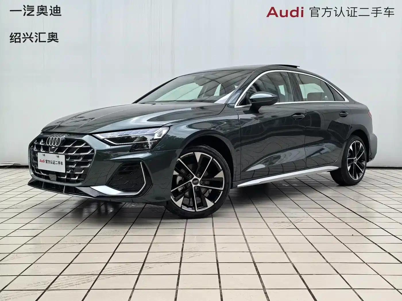 Audi A3 2025 A3L Limousine 35TFSI Flying Spur Premium Edition — миниатюра 1