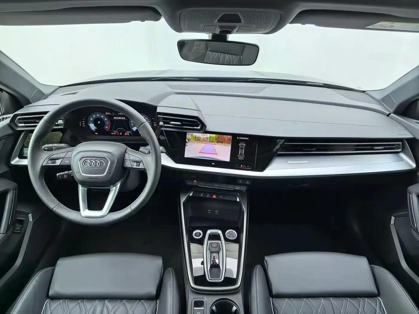 Audi A3 2025 A3L Limousine 35TFSI Flying Spur Premium Edition — миниатюра 4