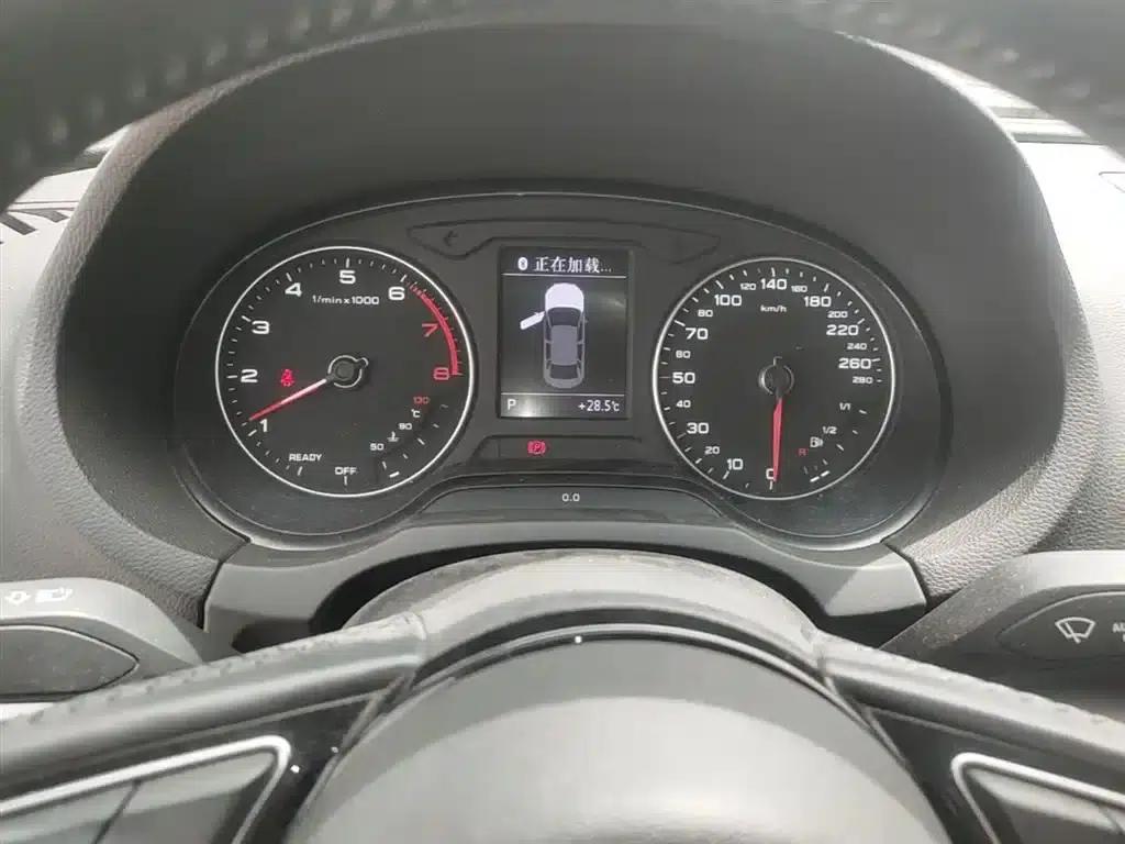 Audi A3 2018 30th Anniversary Edition Limousine 35 TFSI Progressive — миниатюра 18
