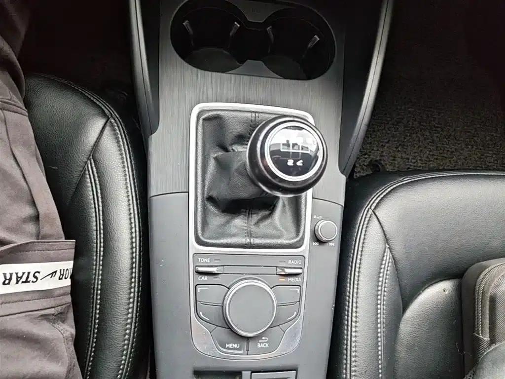 Audi A3 2015 Limousine 35 TFSI Manual Entry-Level — миниатюра 14