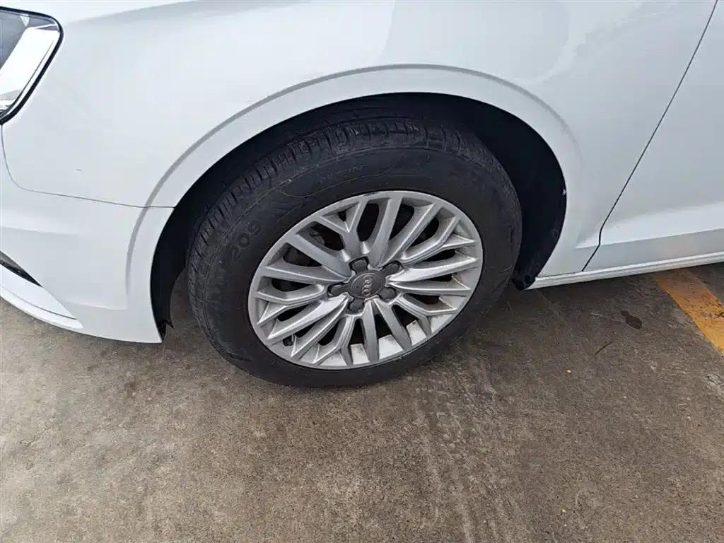 Audi A3 2015 Limousine 35 TFSI Manual Entry-Level — миниатюра 23
