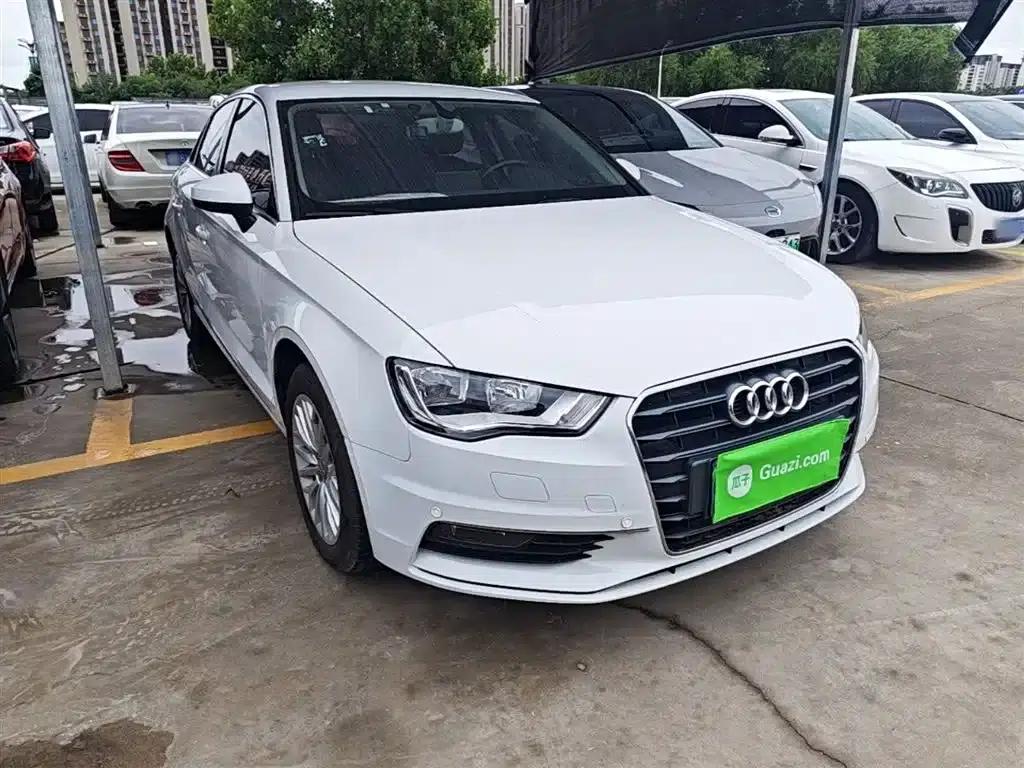 Audi A3 2015 Limousine 35 TFSI Manual Entry-Level — миниатюра 4