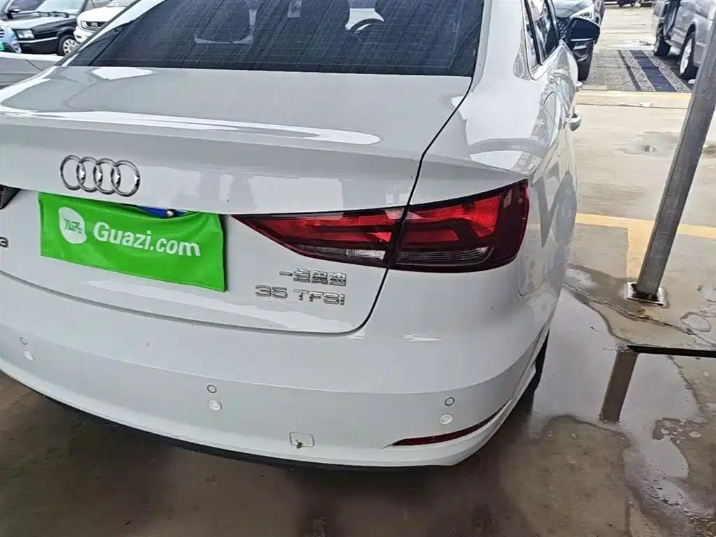 Audi A3 2015 Limousine 35 TFSI Manual Entry-Level — миниатюра 8