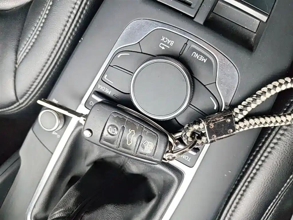 Audi A3 2015 Limousine 35 TFSI Manual Entry-Level — миниатюра 9