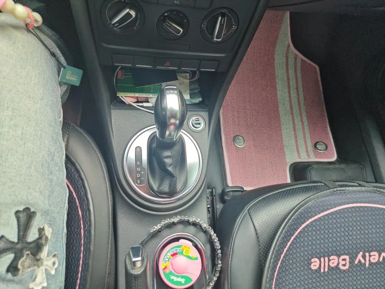Volkswagen Beetle 2013 1.4TSI Fashion Edition — миниатюра 15