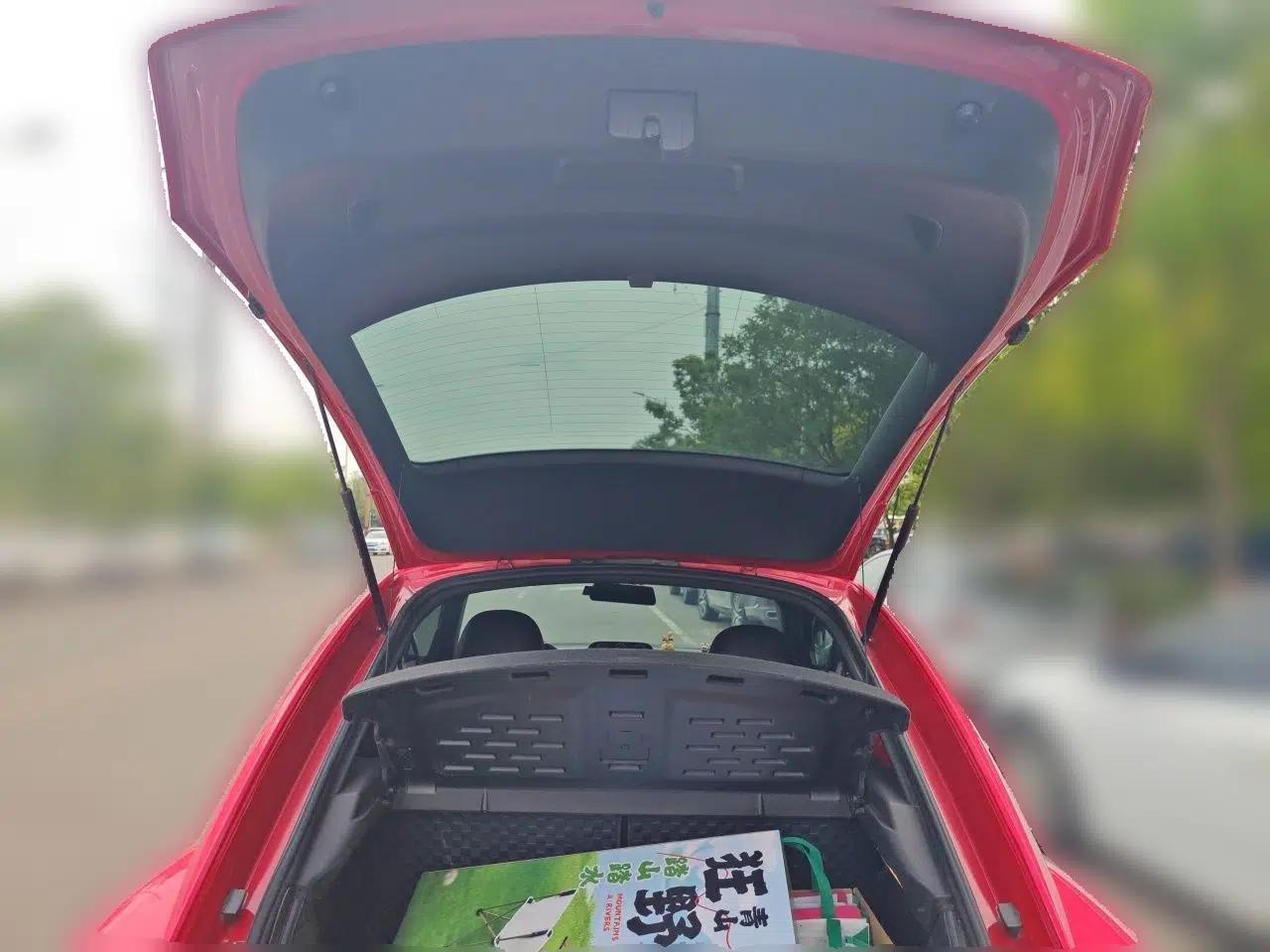 Volkswagen Beetle 2013 1.4TSI Fashion Edition — миниатюра 20