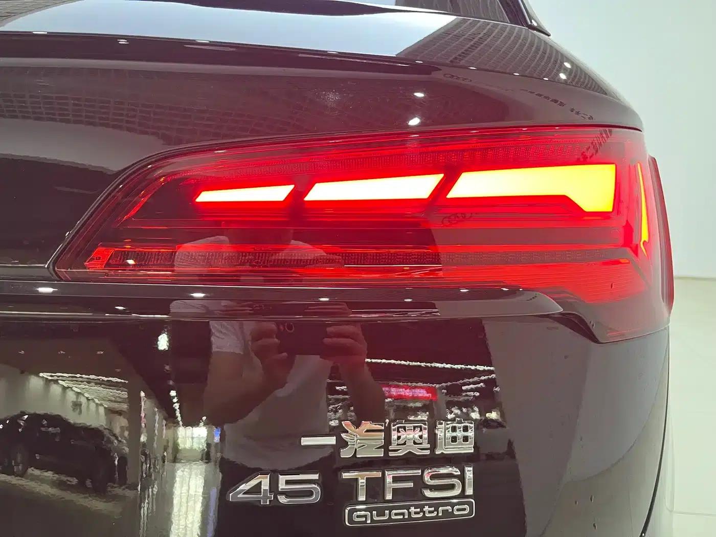 Audi Q5L 2025 45th Anniversary Edition 45 TFSI Luxury Dynamic — миниатюра 17
