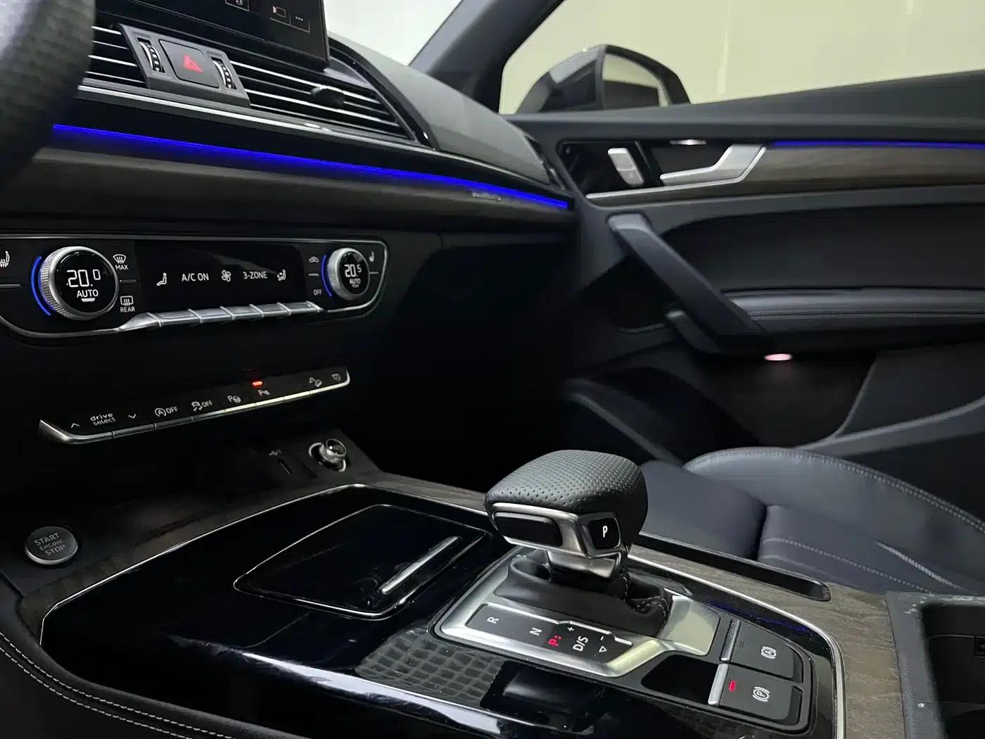 Audi Q5L 2025 45th Anniversary Edition 45 TFSI Luxury Dynamic — миниатюра 8
