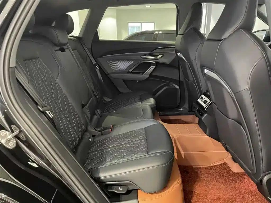 Audi Q5L 2026 2.0T Exclusive Edition for Million Users — миниатюра 8
