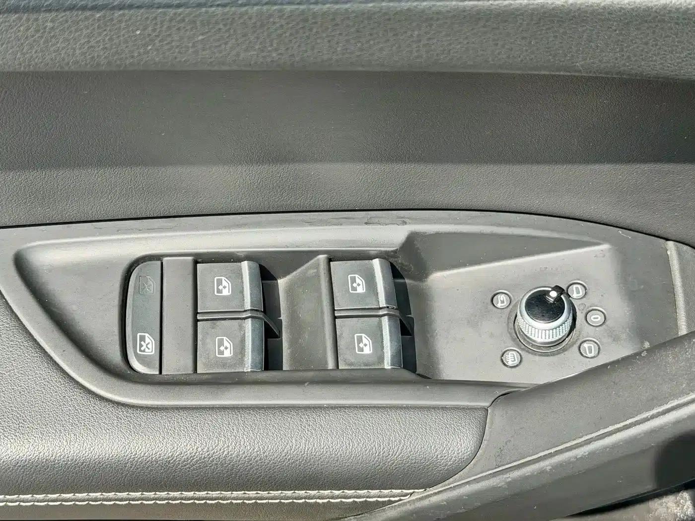 Audi Q5L 2020 45 TFSI Premium Fashion Edition — миниатюра 16