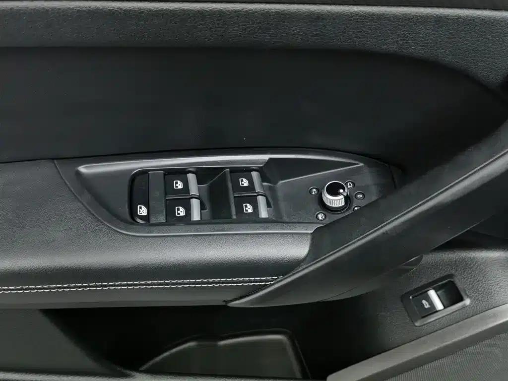 Audi Q5L 2022 40T Luxury Dynamic — миниатюра 9