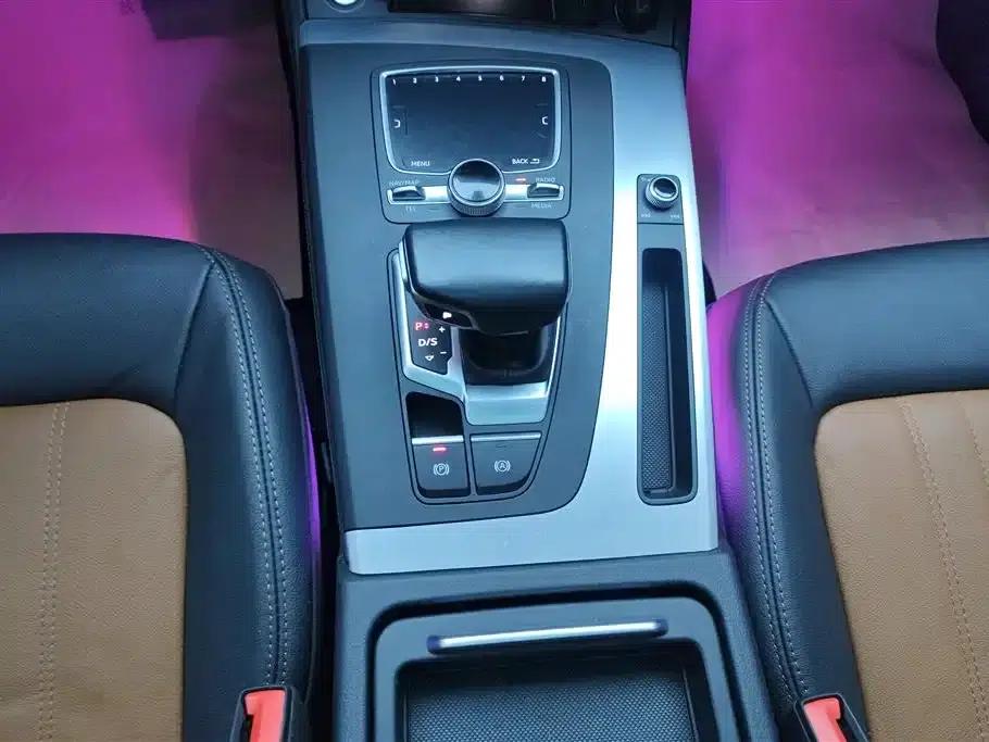 Audi Q5L 2020 Facelift 40 TFSI Luxury Fashion Edition — миниатюра 16