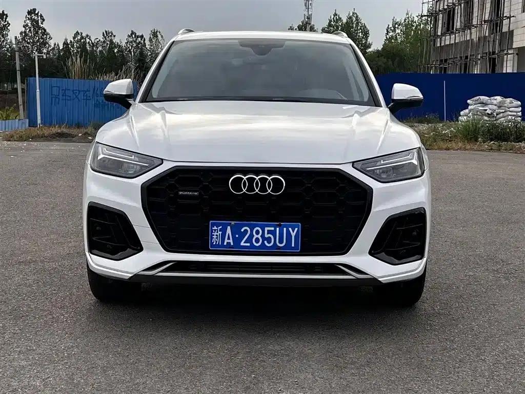 Audi Q5L 2022 40T RS Package Sport Edition — миниатюра 2