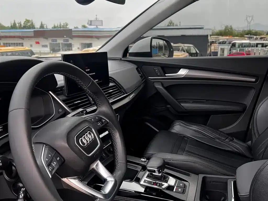 Audi Q5L 2022 40T RS Package Sport Edition — миниатюра 4
