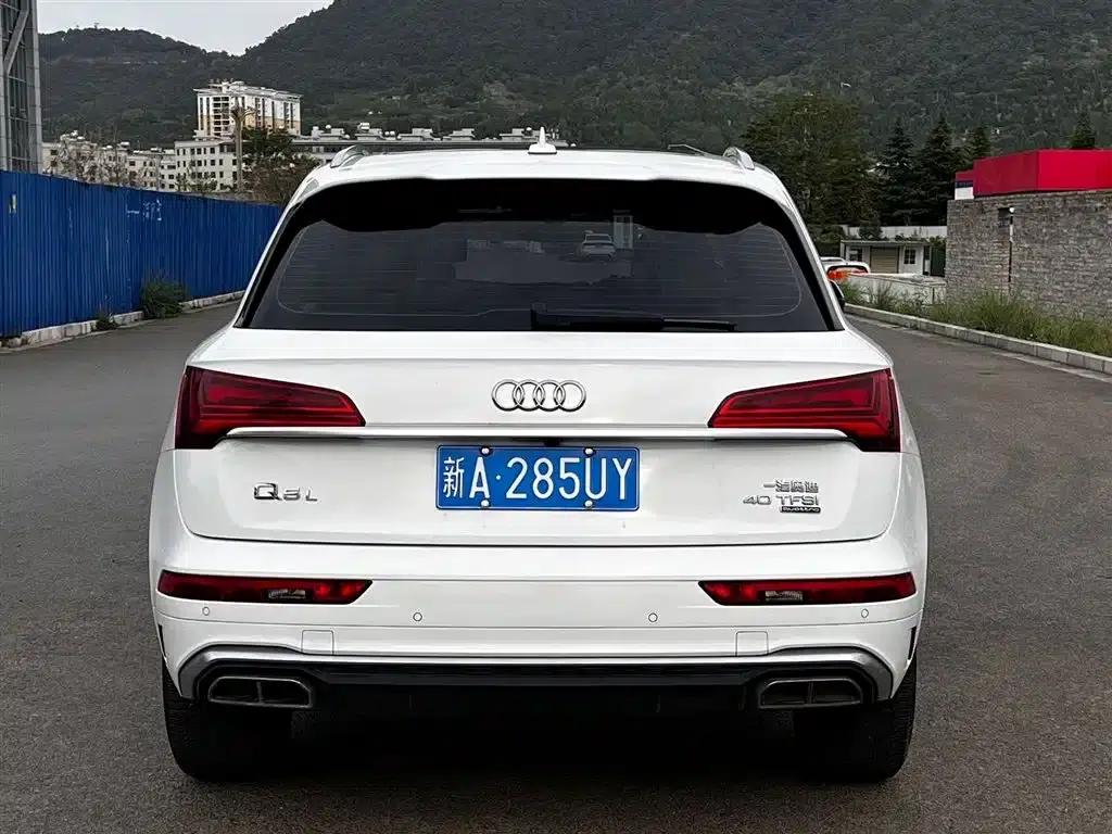 Audi Q5L 2022 40T RS Package Sport Edition — миниатюра 8