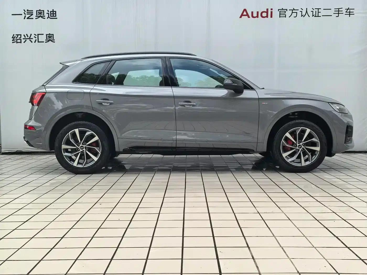 Audi Q5L 2025 40 TFSI Luxury Dynamic — миниатюра 2