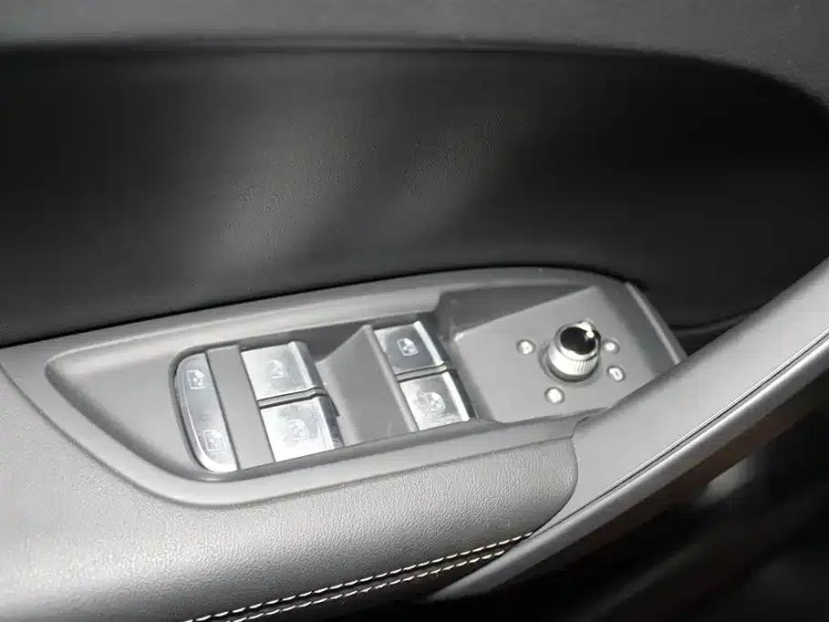 Audi Q5L Sportback 2024 40 TFSI Fashion Edition — миниатюра 14