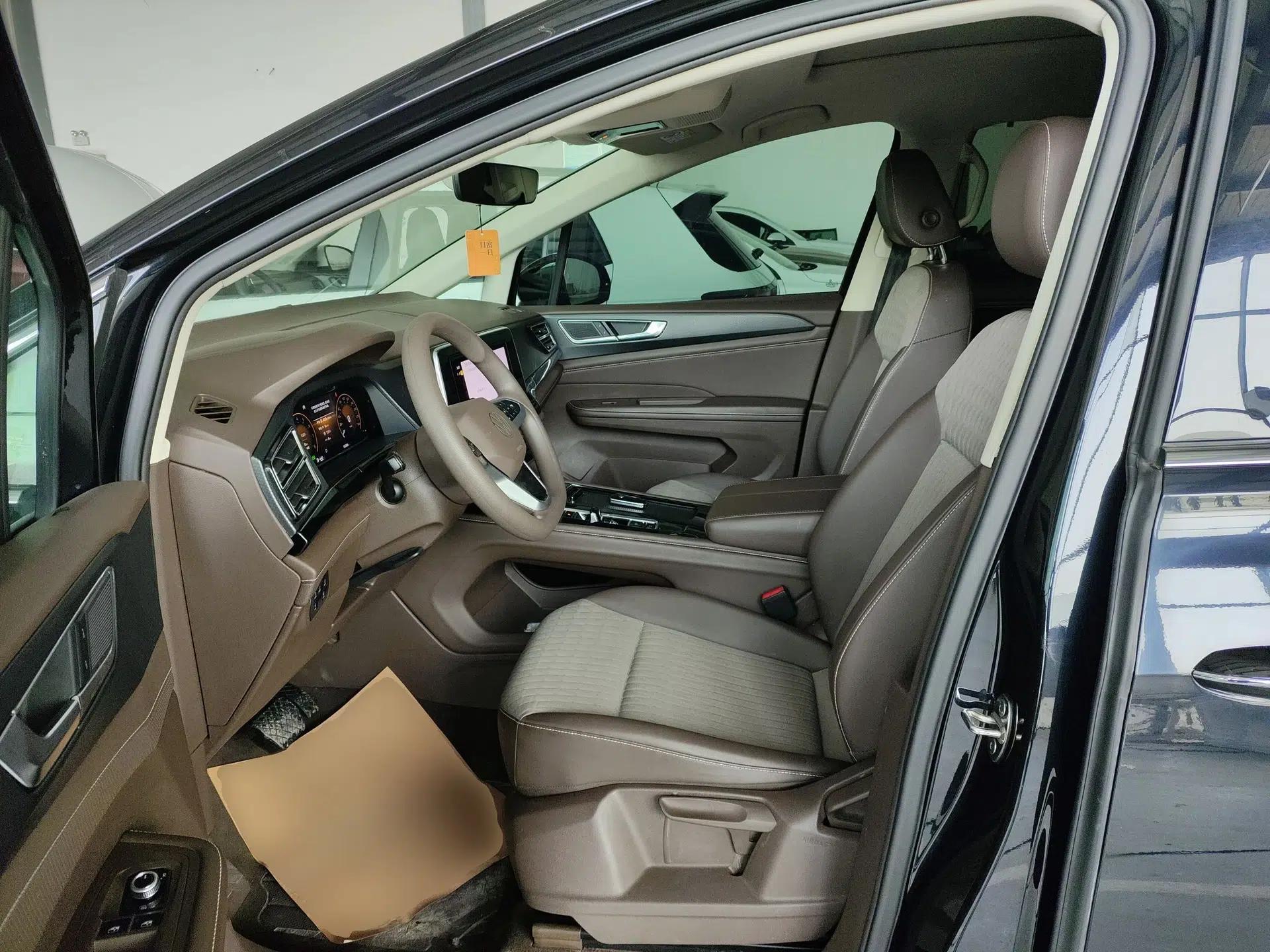 Volkswagen Viloran 2024 330TSI Business Edition — миниатюра 18
