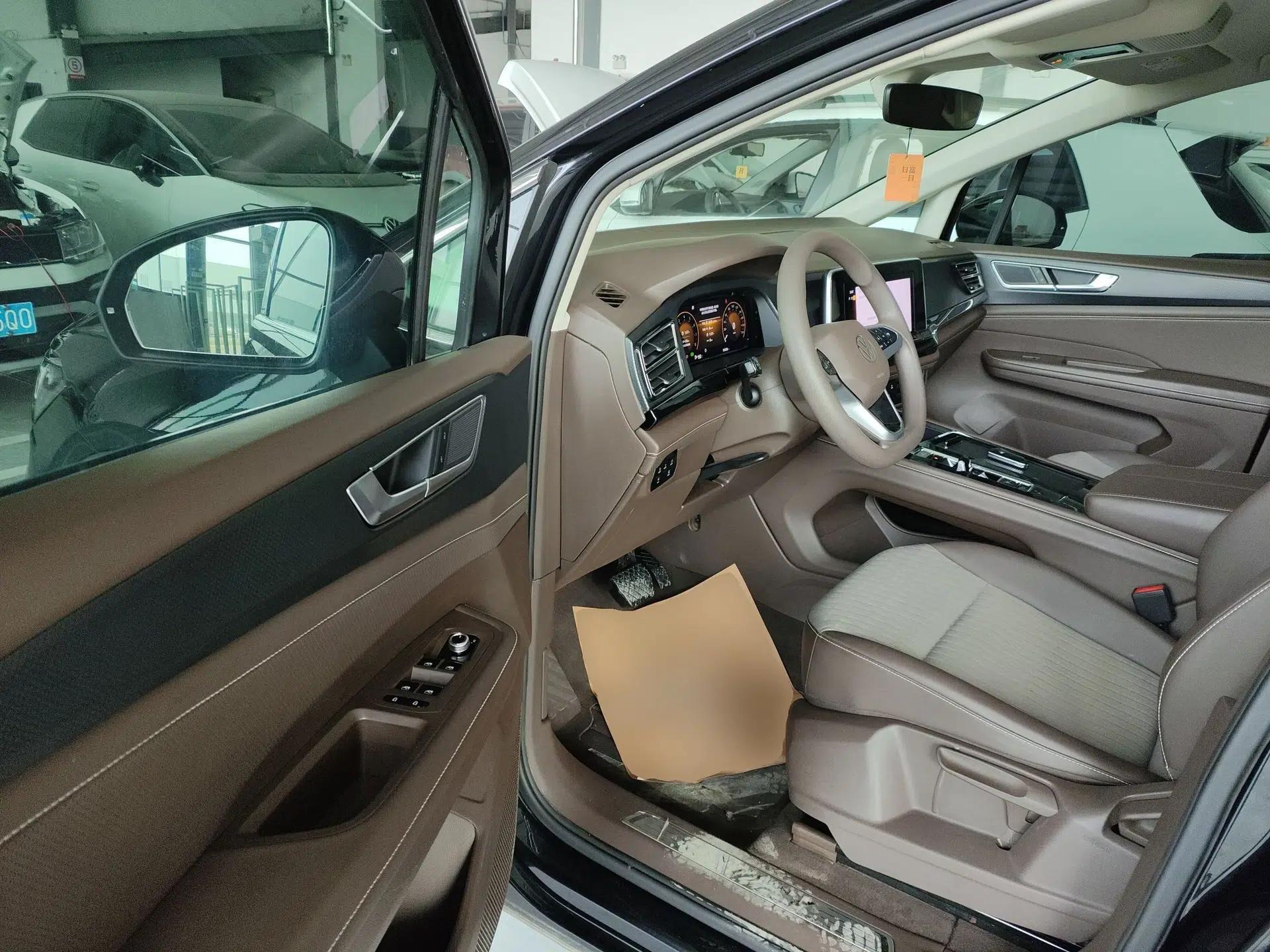 Volkswagen Viloran 2024 330TSI Business Edition — миниатюра 19