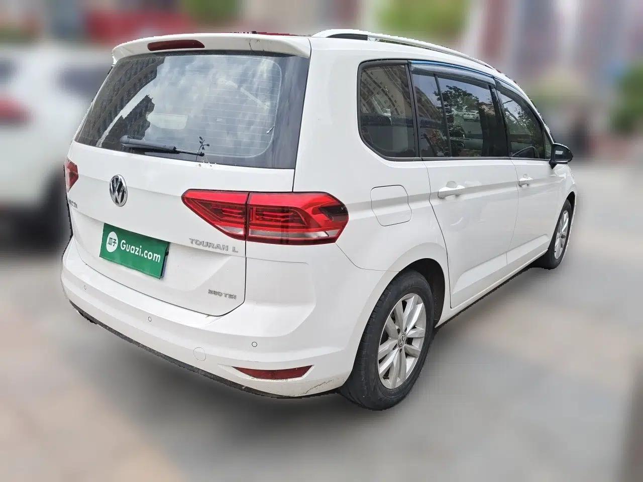 Volkswagen Touran 2018 Volkswagen Touran L 280TSI DSG Comfort Edition 7 Seats China VI Standard — миниатюра 6