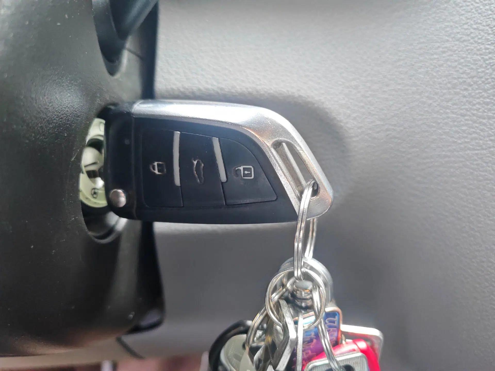 Volkswagen Touran 2018 Volkswagen Touran L 1.6L Manual Trend Edition — миниатюра 9