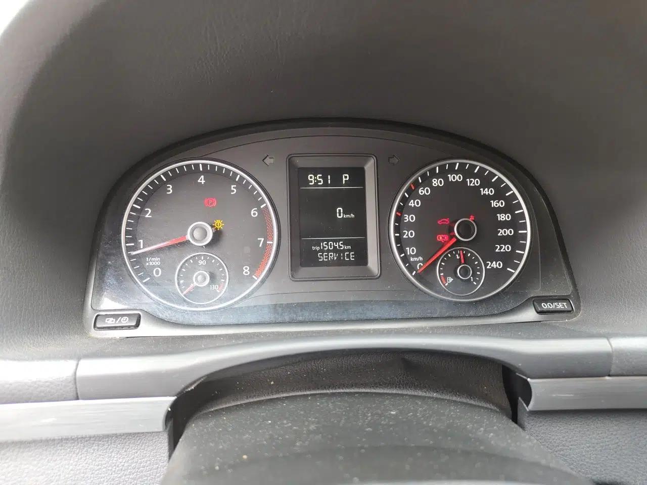 Volkswagen Touran 2013 1.4T DSG Comfort Edition 5-Seater — миниатюра 12
