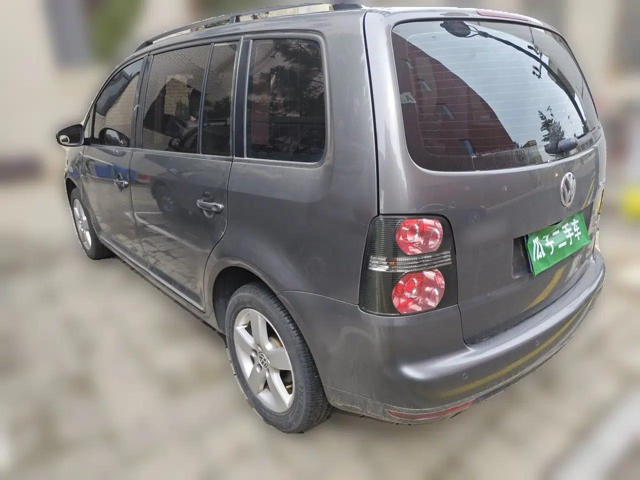 Volkswagen Touran 2013 1.4T DSG Comfort Edition 5-Seater — миниатюра 4