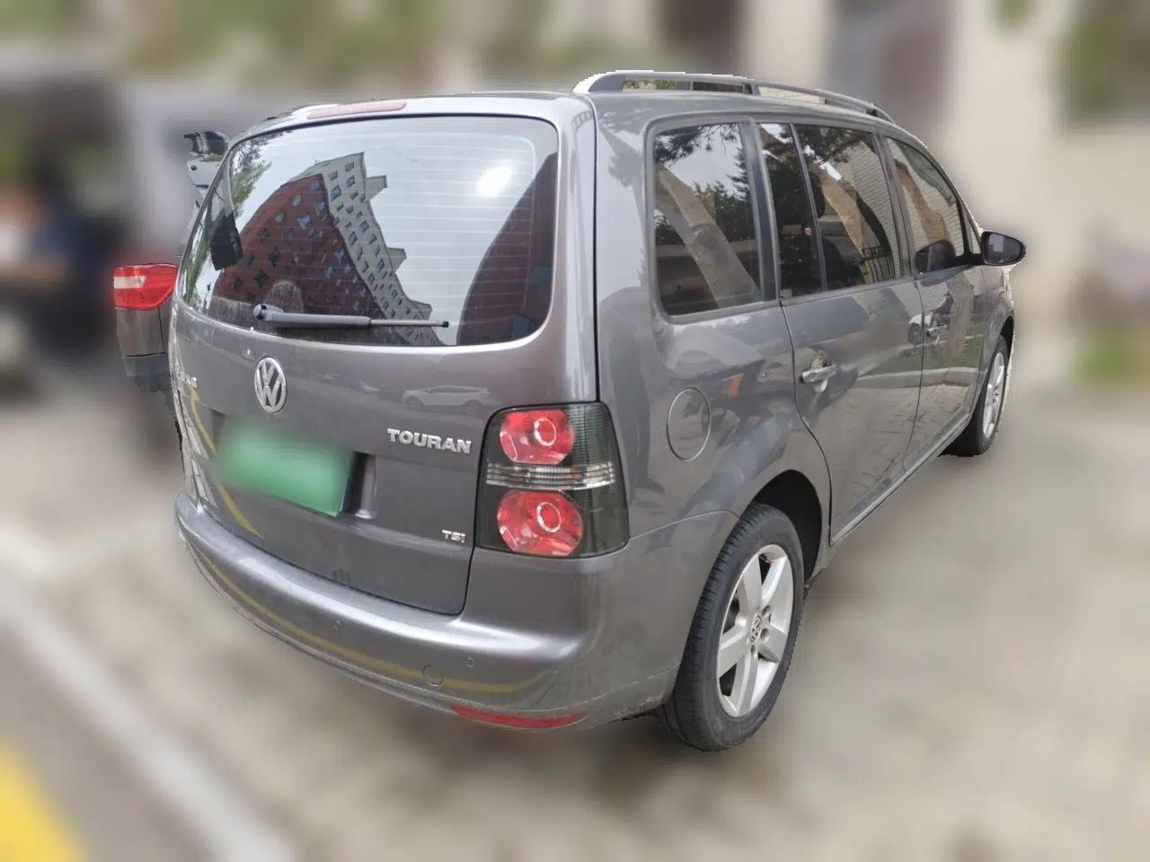 Volkswagen Touran 2013 1.4T DSG Comfort Edition 5-Seater — миниатюра 6