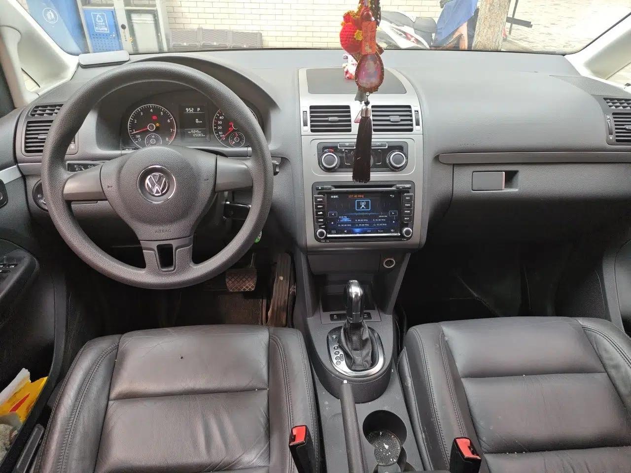Volkswagen Touran 2013 1.4T DSG Comfort Edition 5-Seater — миниатюра 10