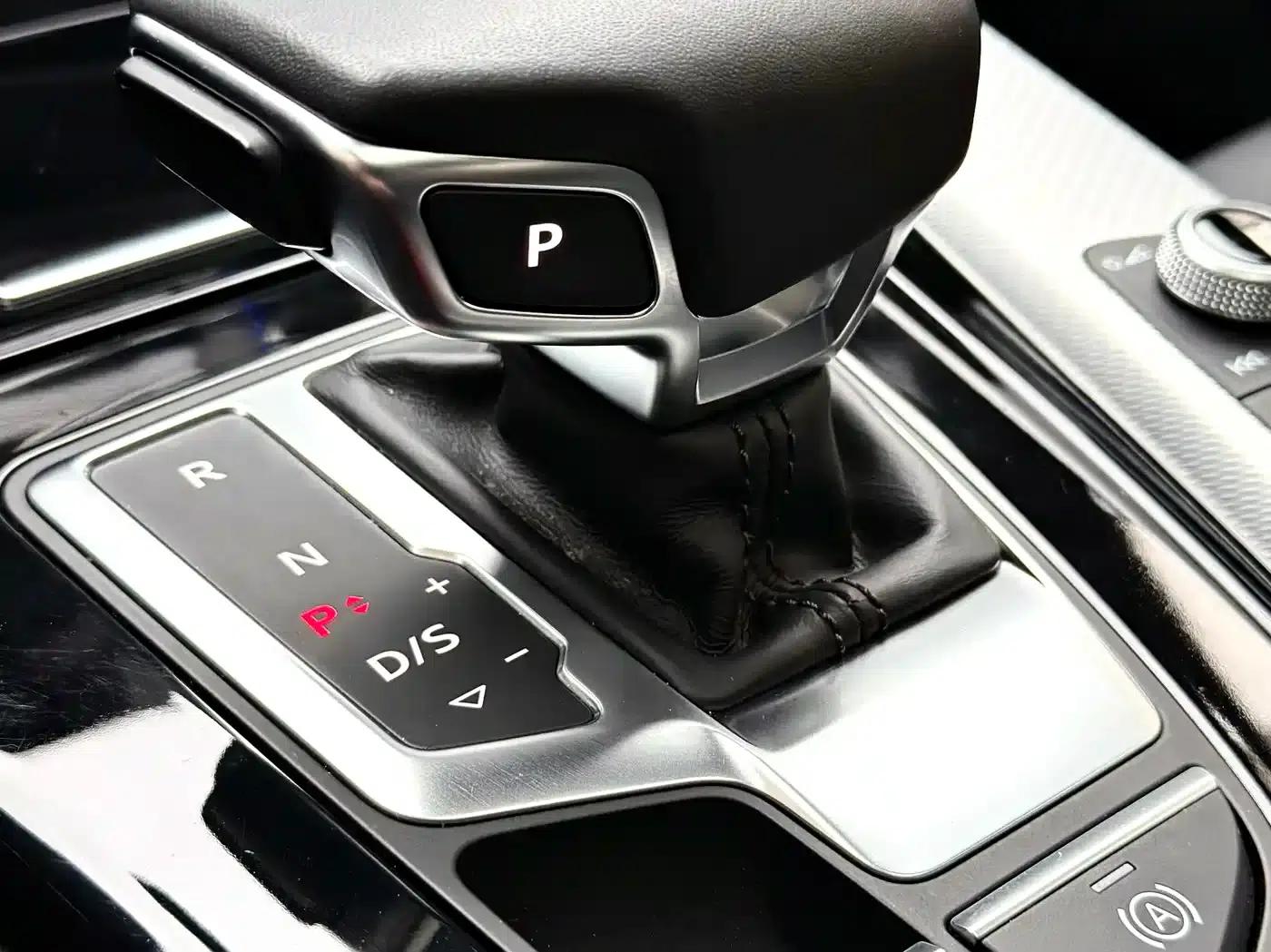 2022 Audi A5 Imported Coupe 40 TFSI Fashionable and Dynamic Model — миниатюра 11