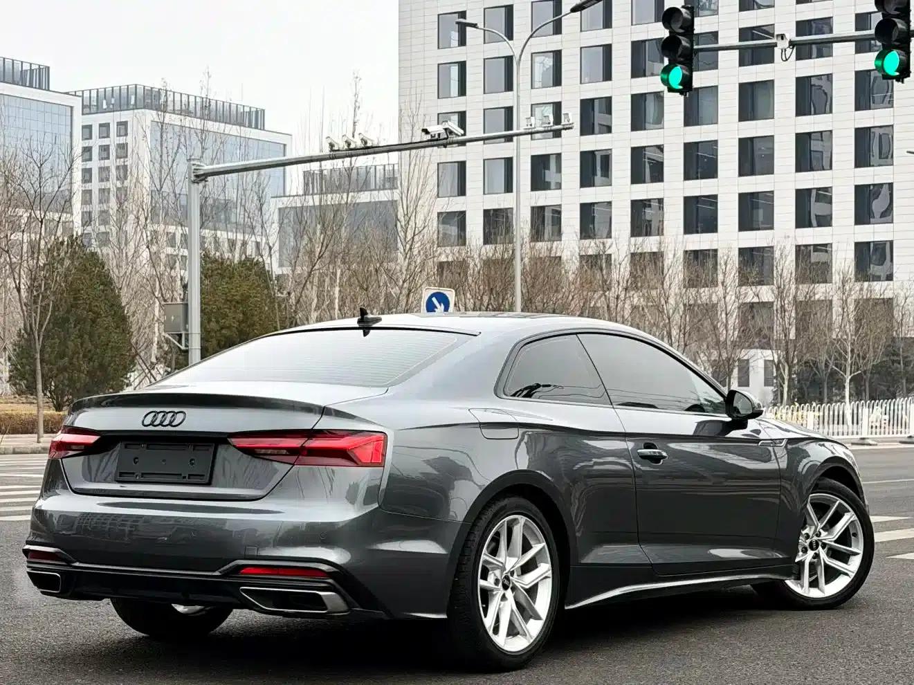 2022 Audi A5 Imported Coupe 40 TFSI Fashionable and Dynamic Model — миниатюра 4