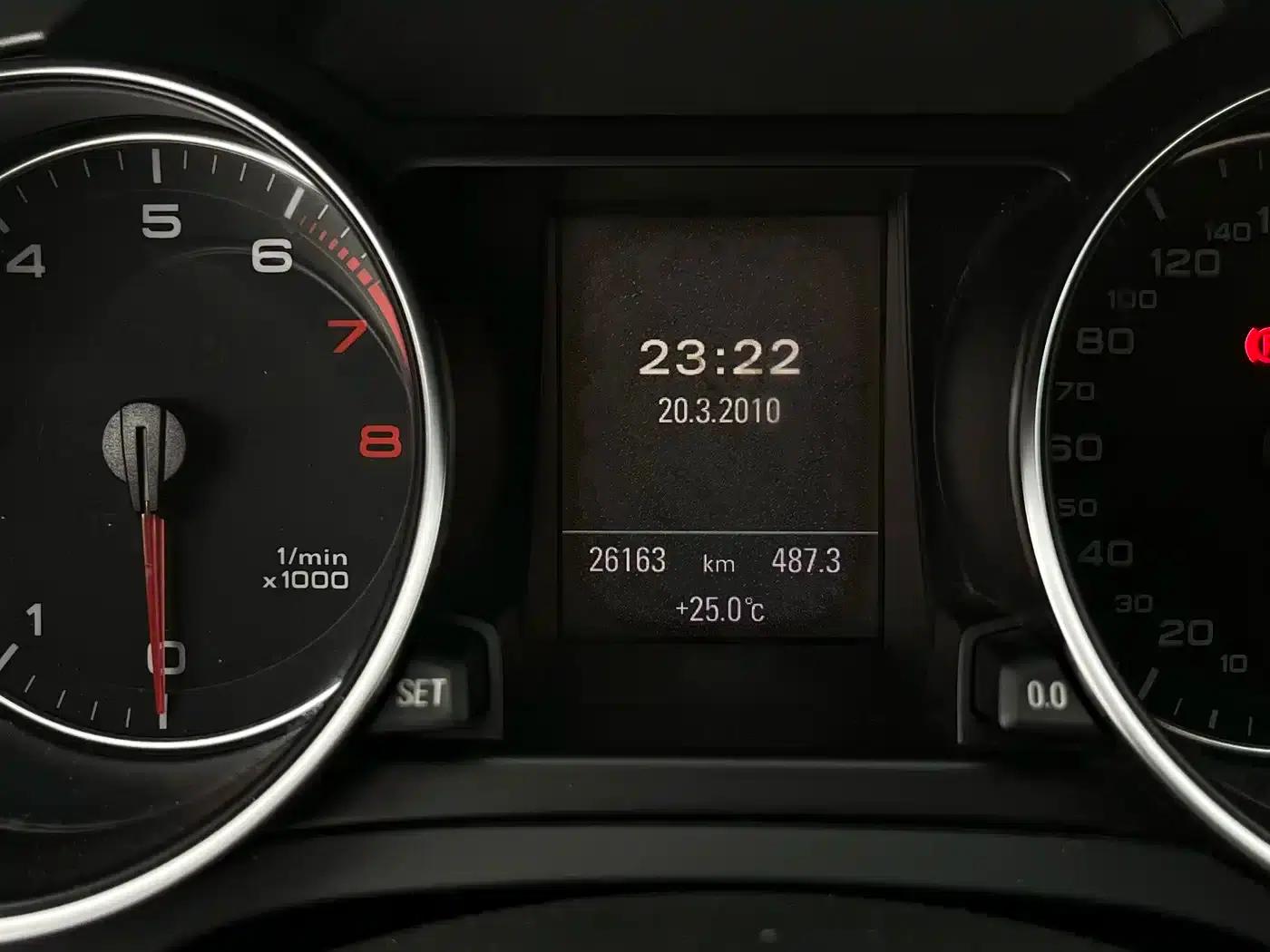 2010 Audi A5 Imported Model 2.0TFSI Coupe — миниатюра 12