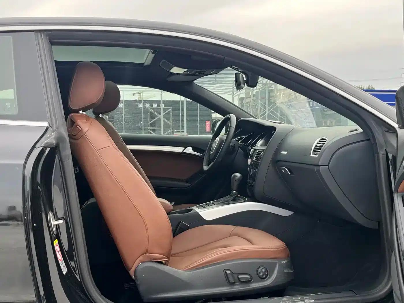 2010 Audi A5 Imported Model 2.0TFSI Coupe — миниатюра 16